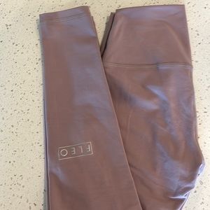 NWOT Fleo El Torros 25", Nirvana, Size Small